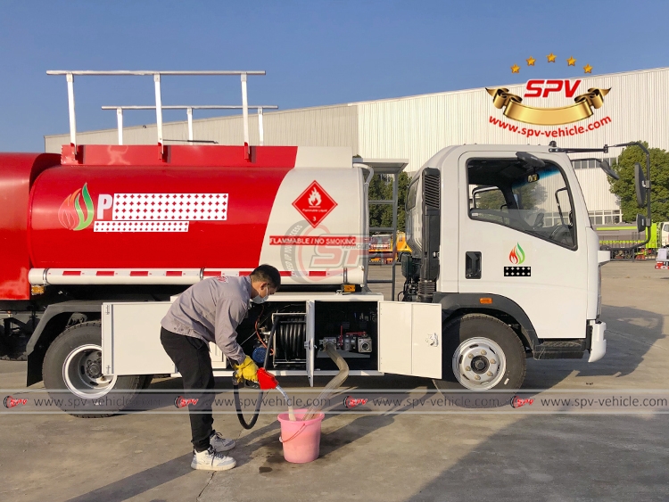 6,000 Litres Refueler Truck Sinotruk - Testing 6,000 Litres Refueler Truck Sinotruk - Testing